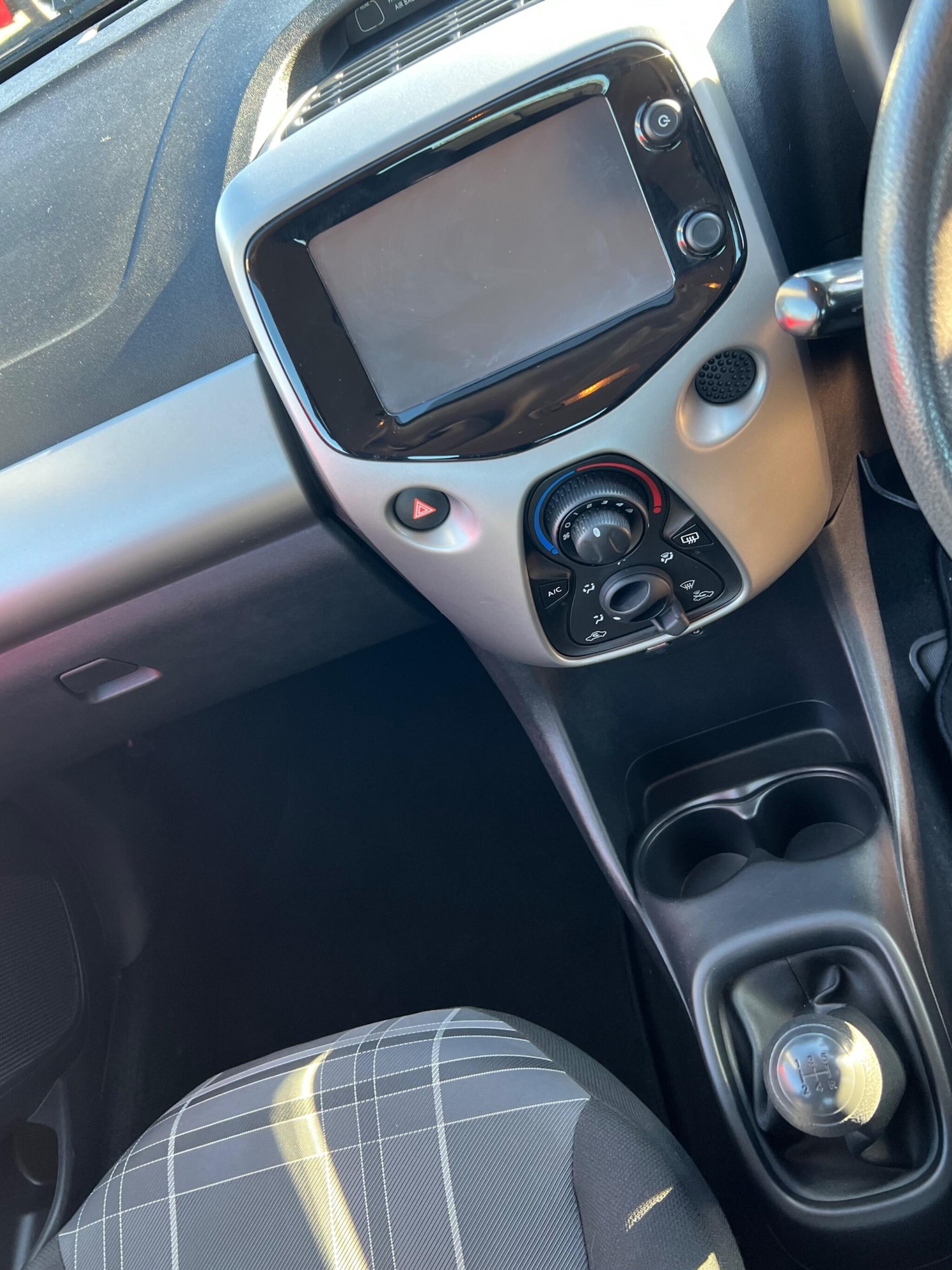 Used Peugeot 108 2017 for sale - 76714755: Photo 25