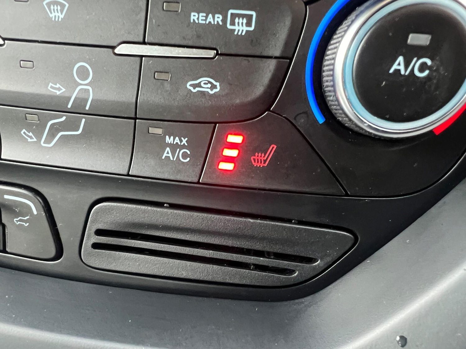 Used Ford Kuga 2016 for sale - 77395745: Photo 28