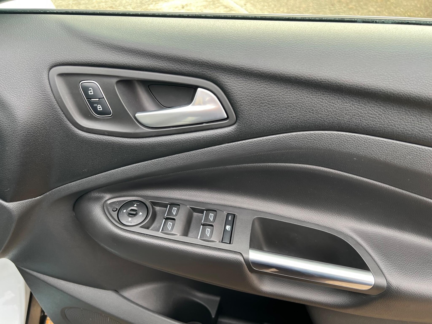 Used Ford Kuga 2016 for sale - 77395745: Photo 31