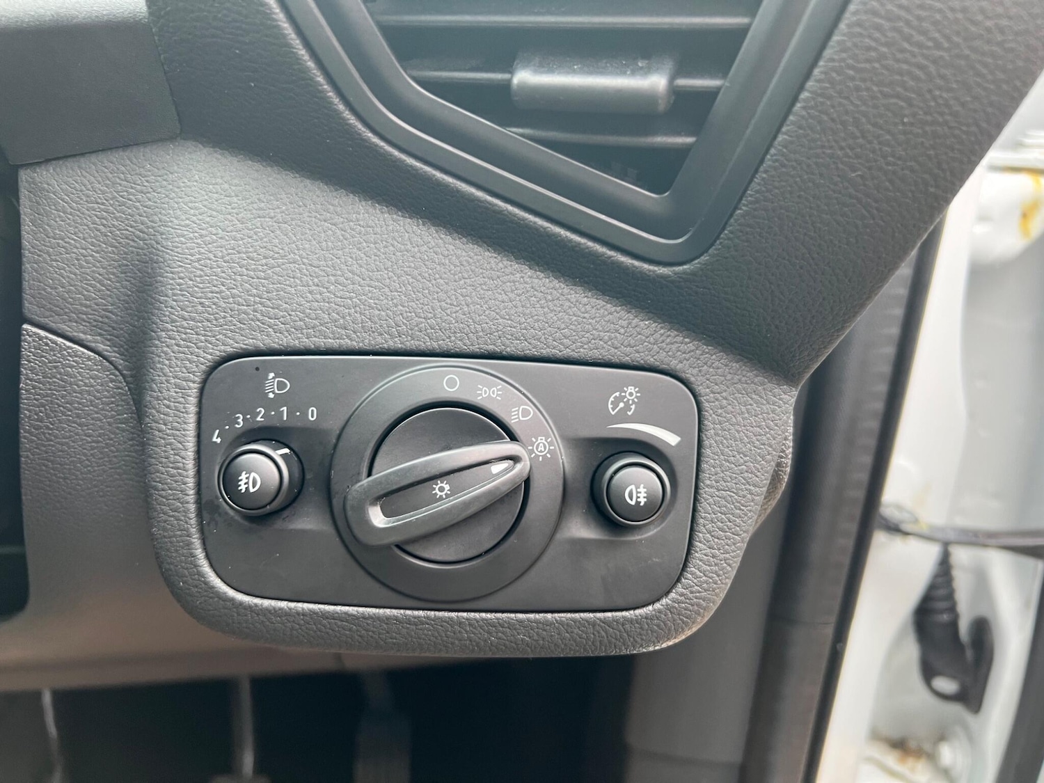 Used Ford Kuga 2016 for sale - 77395745: Photo 32