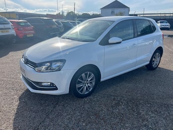 Used Volkswagen Polo 2015 for sale - 79645321: Photo