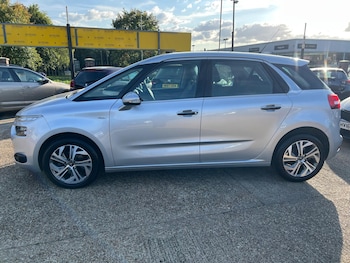 Used Citroen C4 Picasso 2015 for sale - 76214301: Photo 4