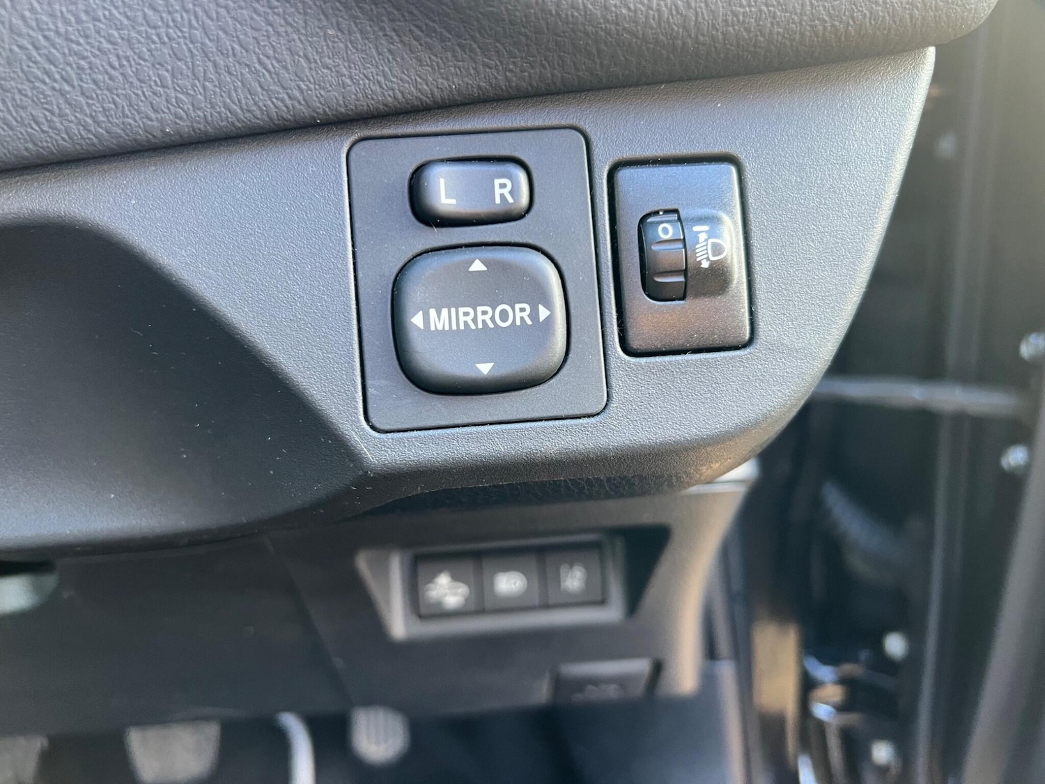 Used Toyota Yaris 2020 for sale - 77091128: Photo 28