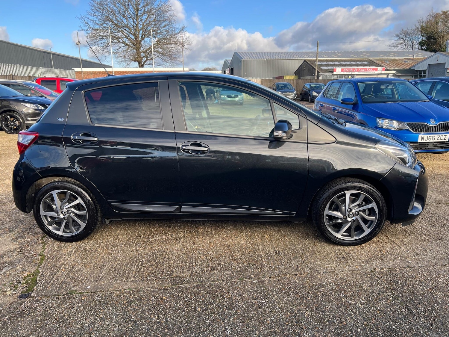 Used Toyota Yaris 2020 for sale - 77091128: Photo 8