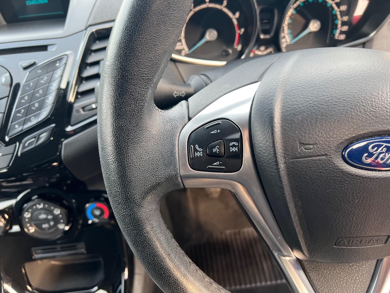 Used Ford Fiesta 2015 for sale - 78019598: Photo 16