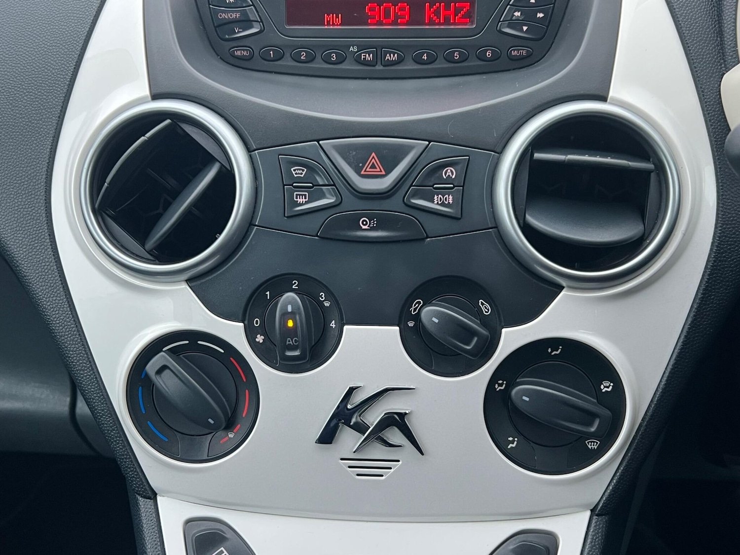 Used Ford Ka 2015 for sale - 76538637: Photo 23