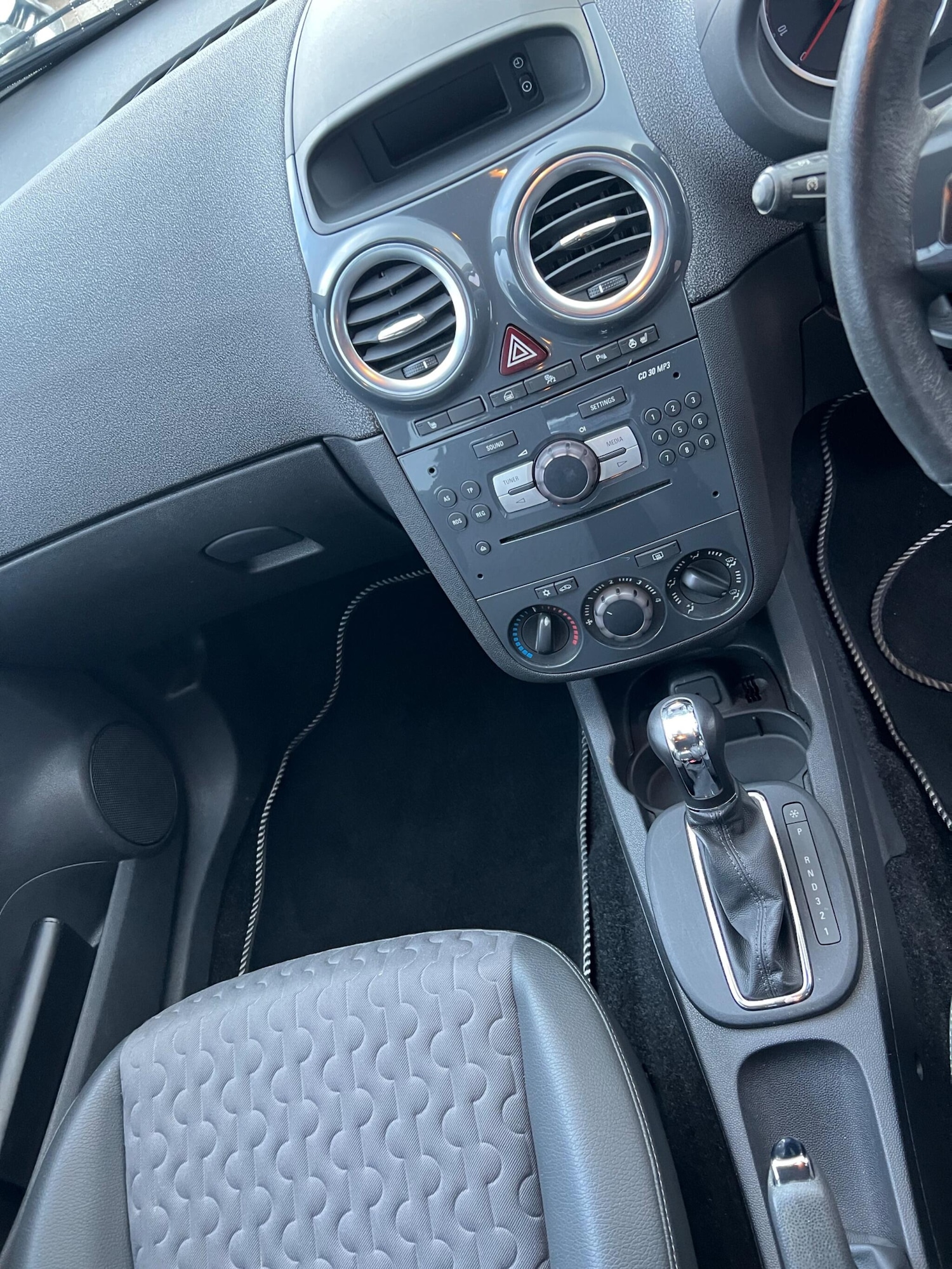 Used Vauxhall Corsa 2012 for sale - 77469005: Photo 20