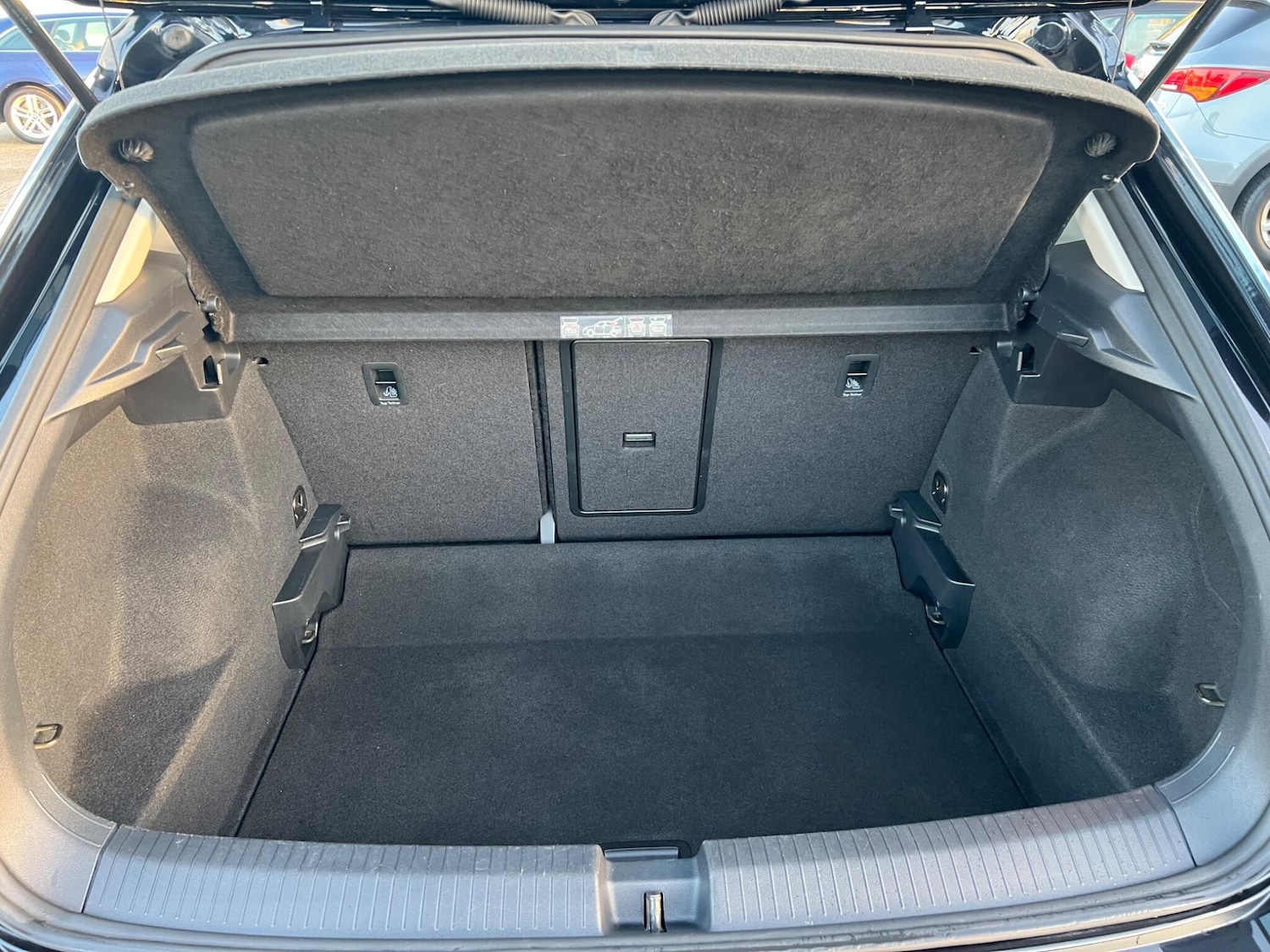 Used Volkswagen T-Roc 2020 for sale - 76714752: Photo 11