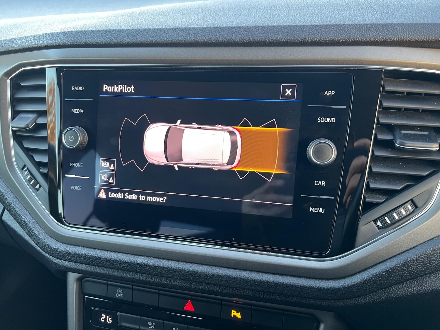 Used Volkswagen T-Roc 2020 for sale - 76714752: Photo 25