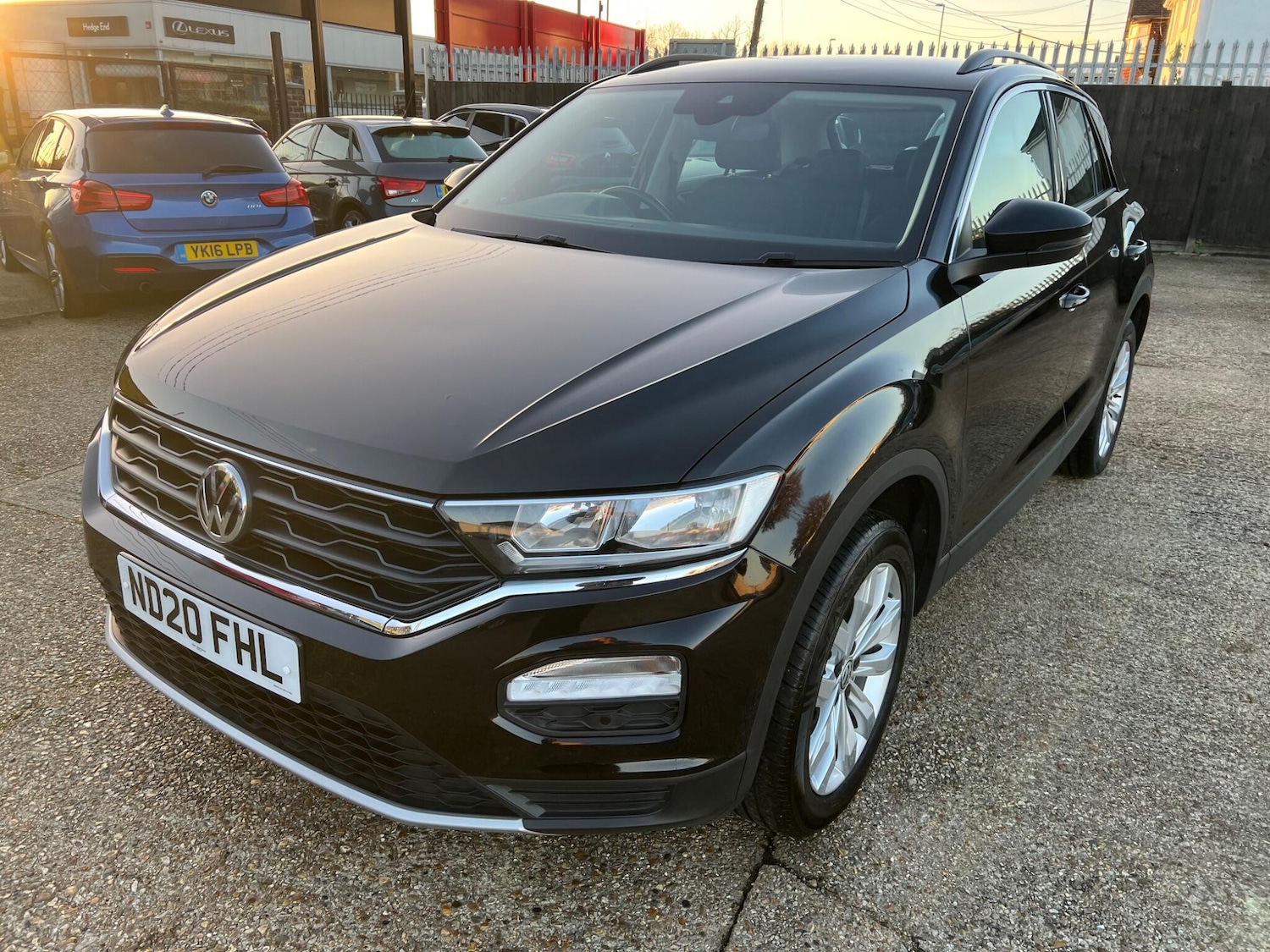 Used Volkswagen T-Roc 2020 for sale - 76714752: Photo 3