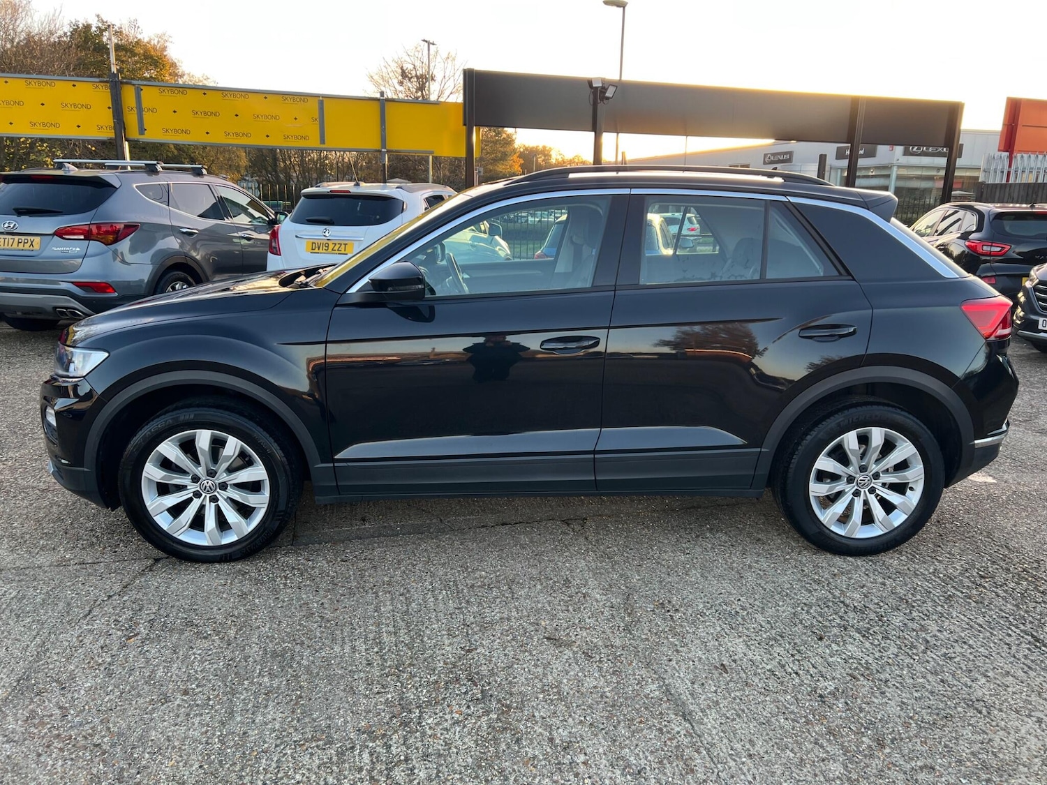 Used Volkswagen T-Roc 2020 for sale - 76714752: Photo 4