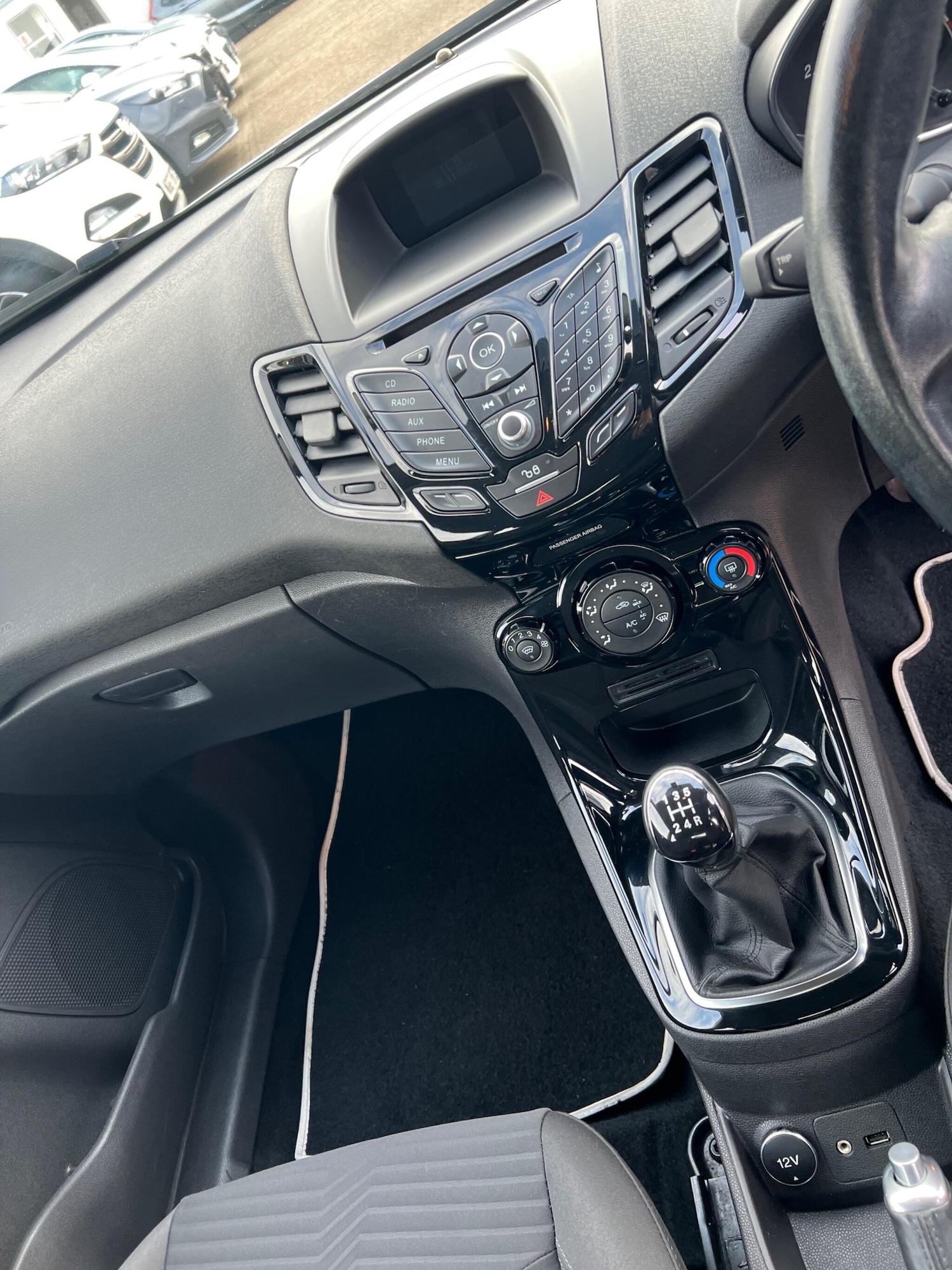 Used Ford Fiesta 2015 for sale - 76584945: Photo 24