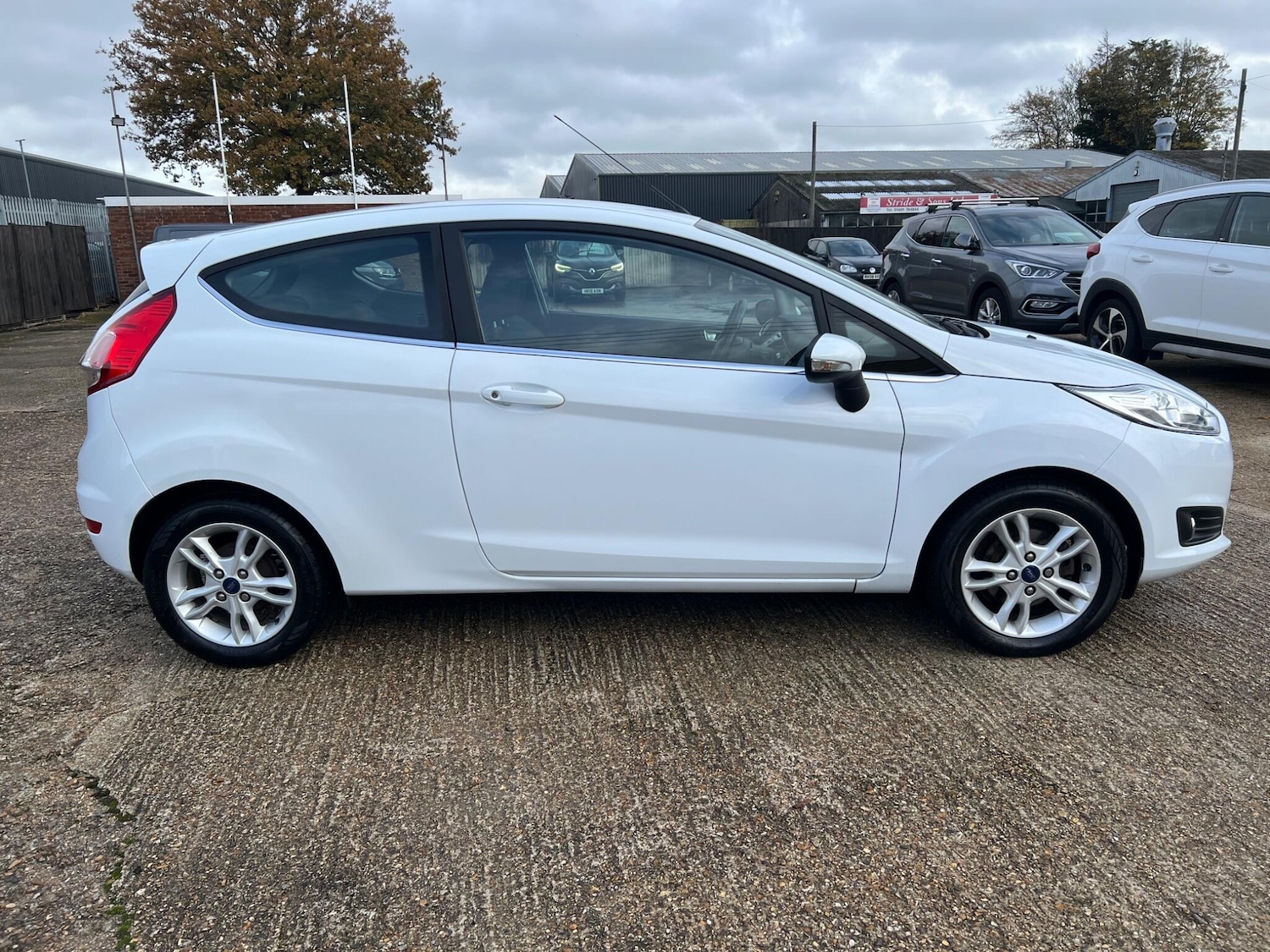 Used Ford Fiesta 2015 for sale - 76584945: Photo 8