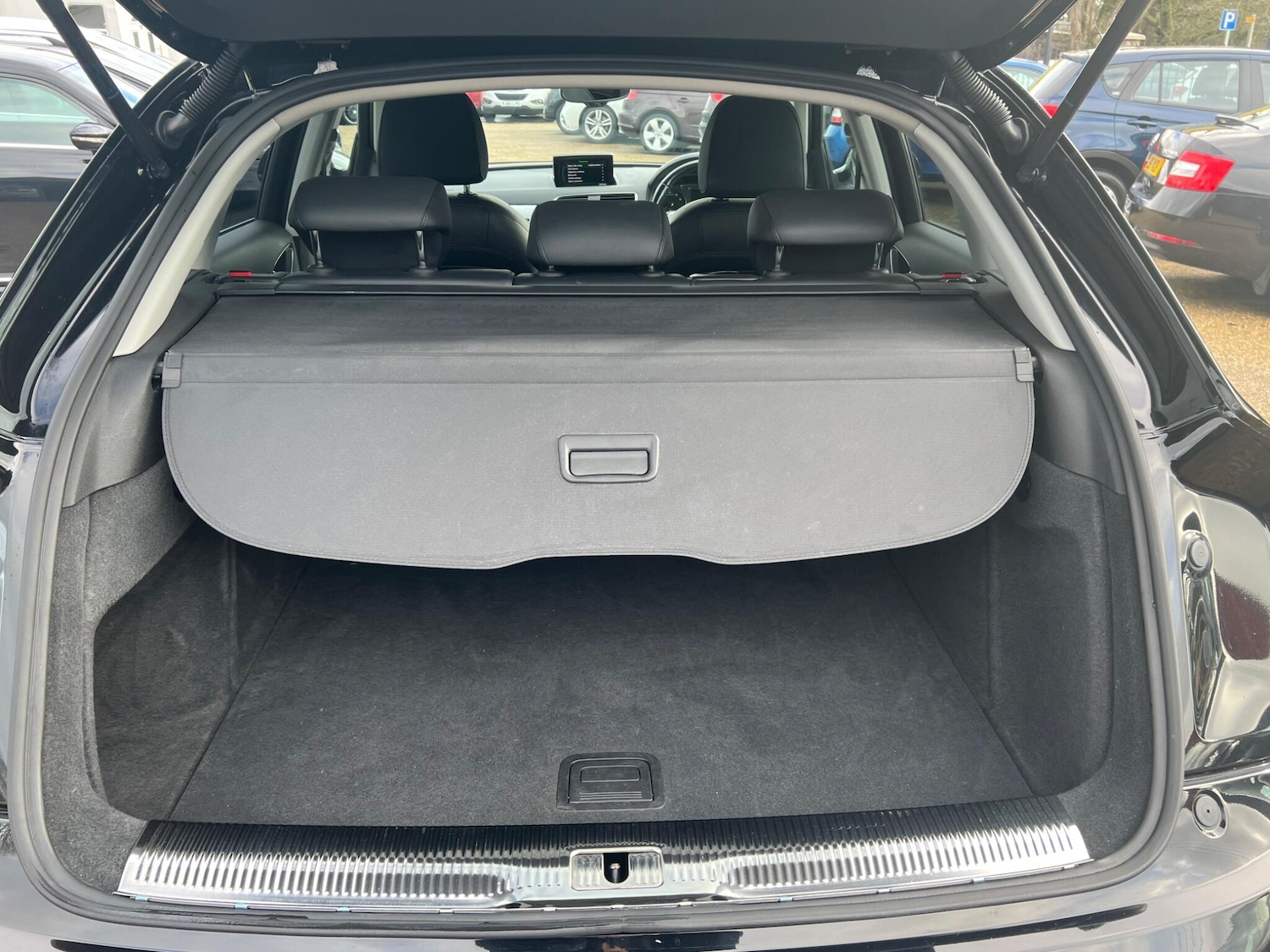 Used Audi Q3 2015 for sale - 77538361: Photo 11