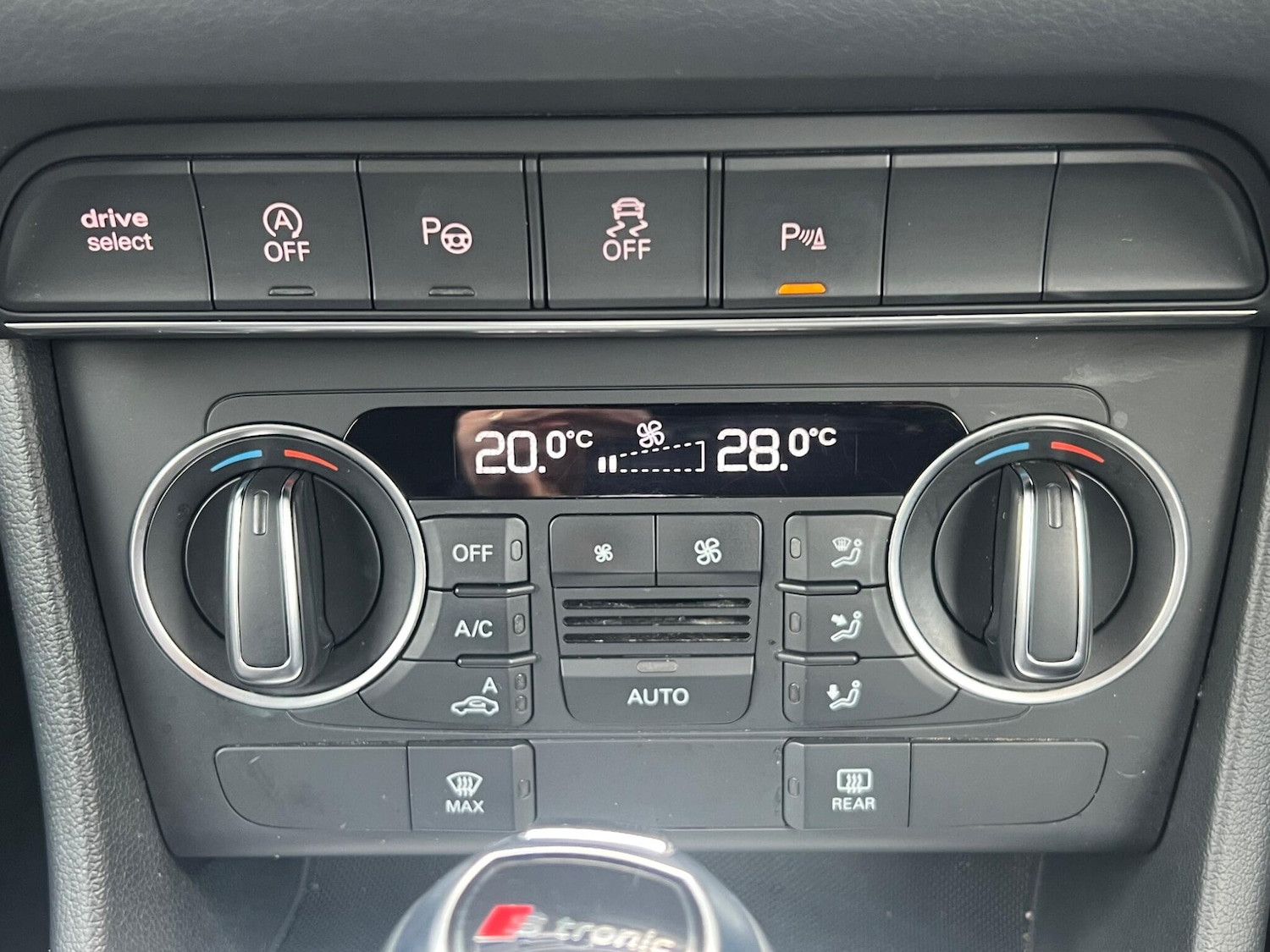 Used Audi Q3 2015 for sale - 77538361: Photo 28