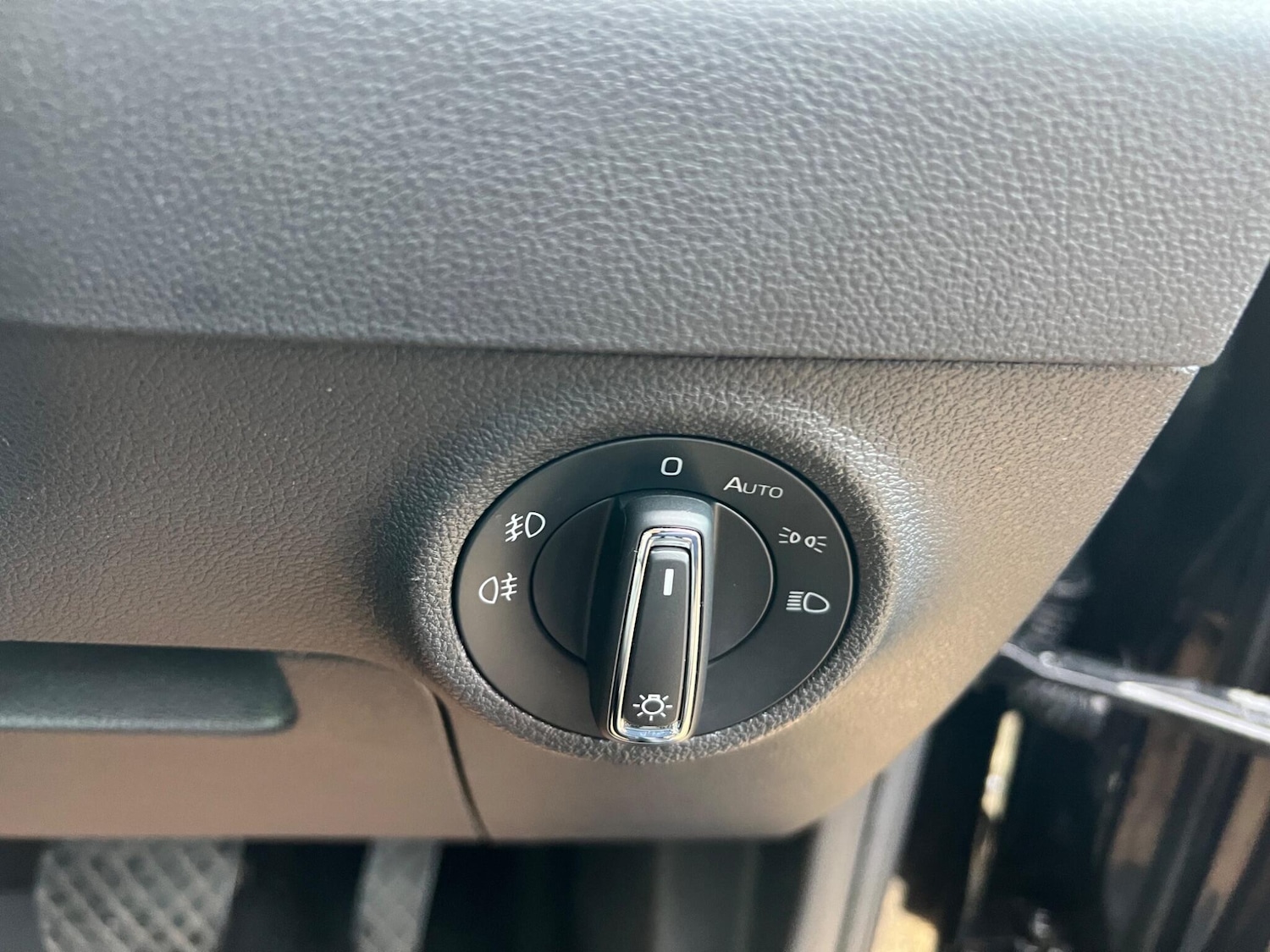 Used Skoda Karoq 2020 for sale - 77538063: Photo 32