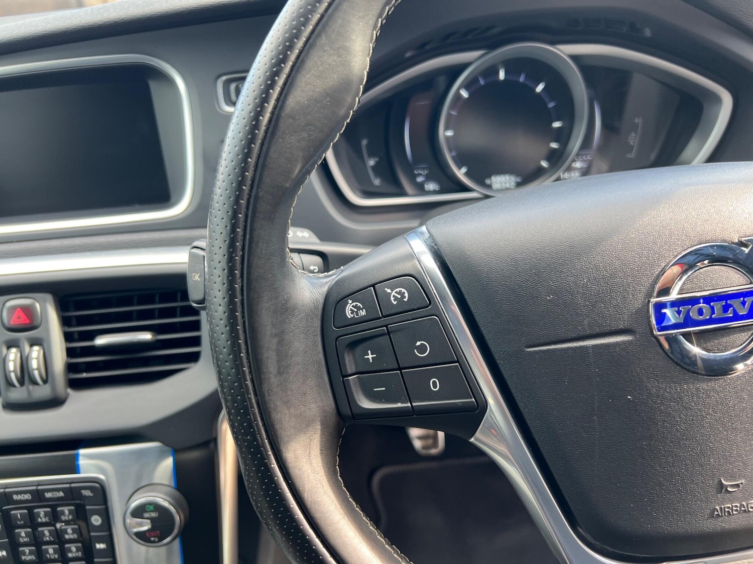 Used Volvo V40 2016 for sale - 76360074: Photo 16