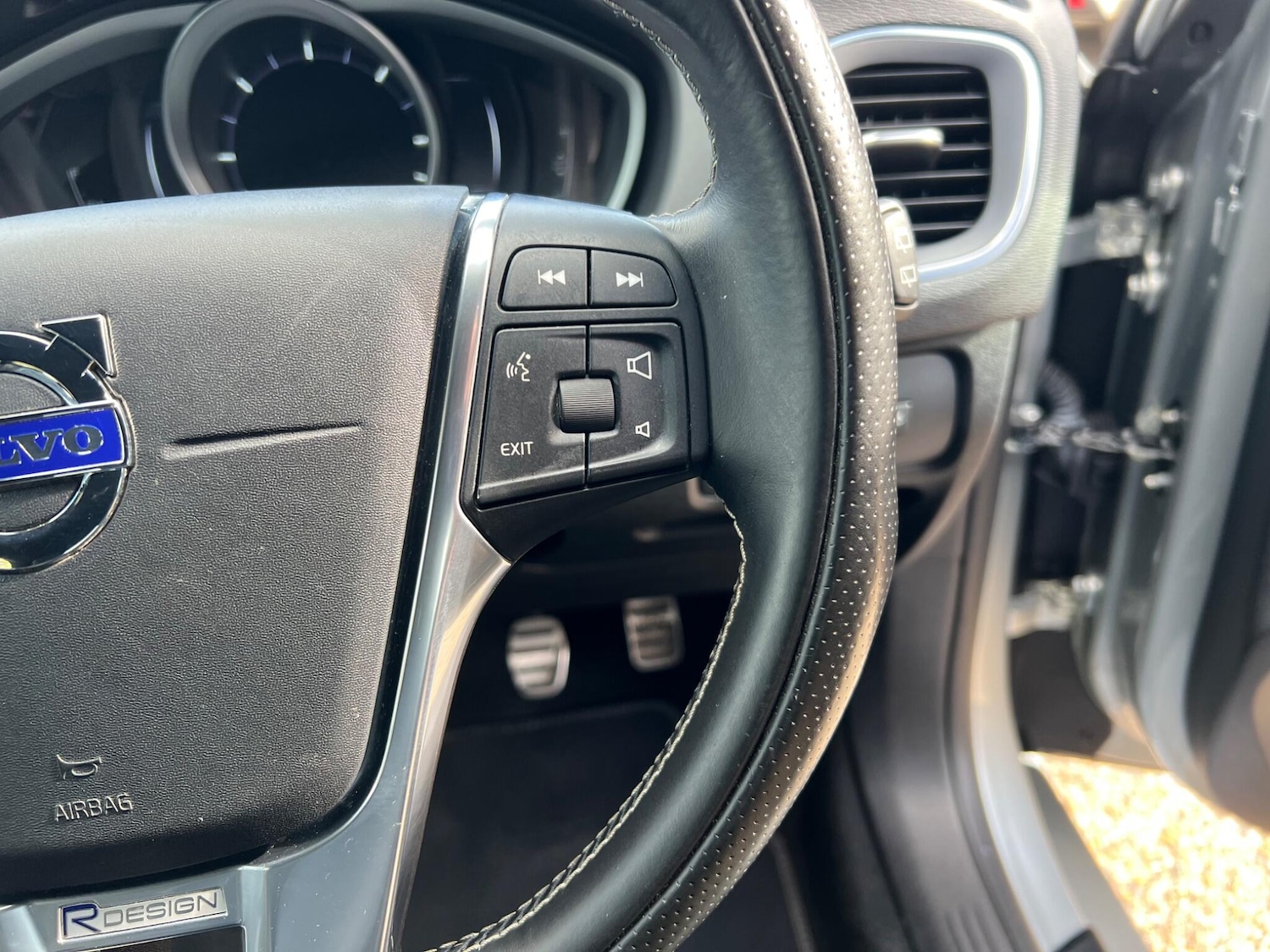 Used Volvo V40 2016 for sale - 76360074: Photo 17