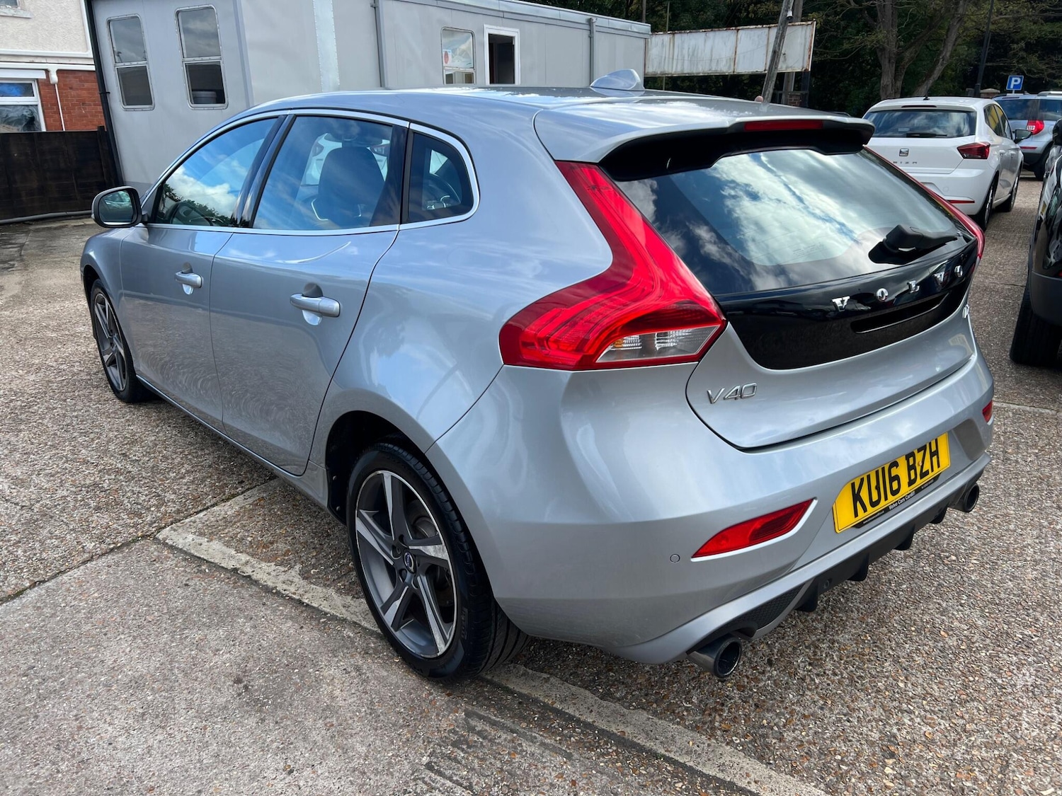 Used Volvo V40 2016 for sale - 76360074: Photo 5