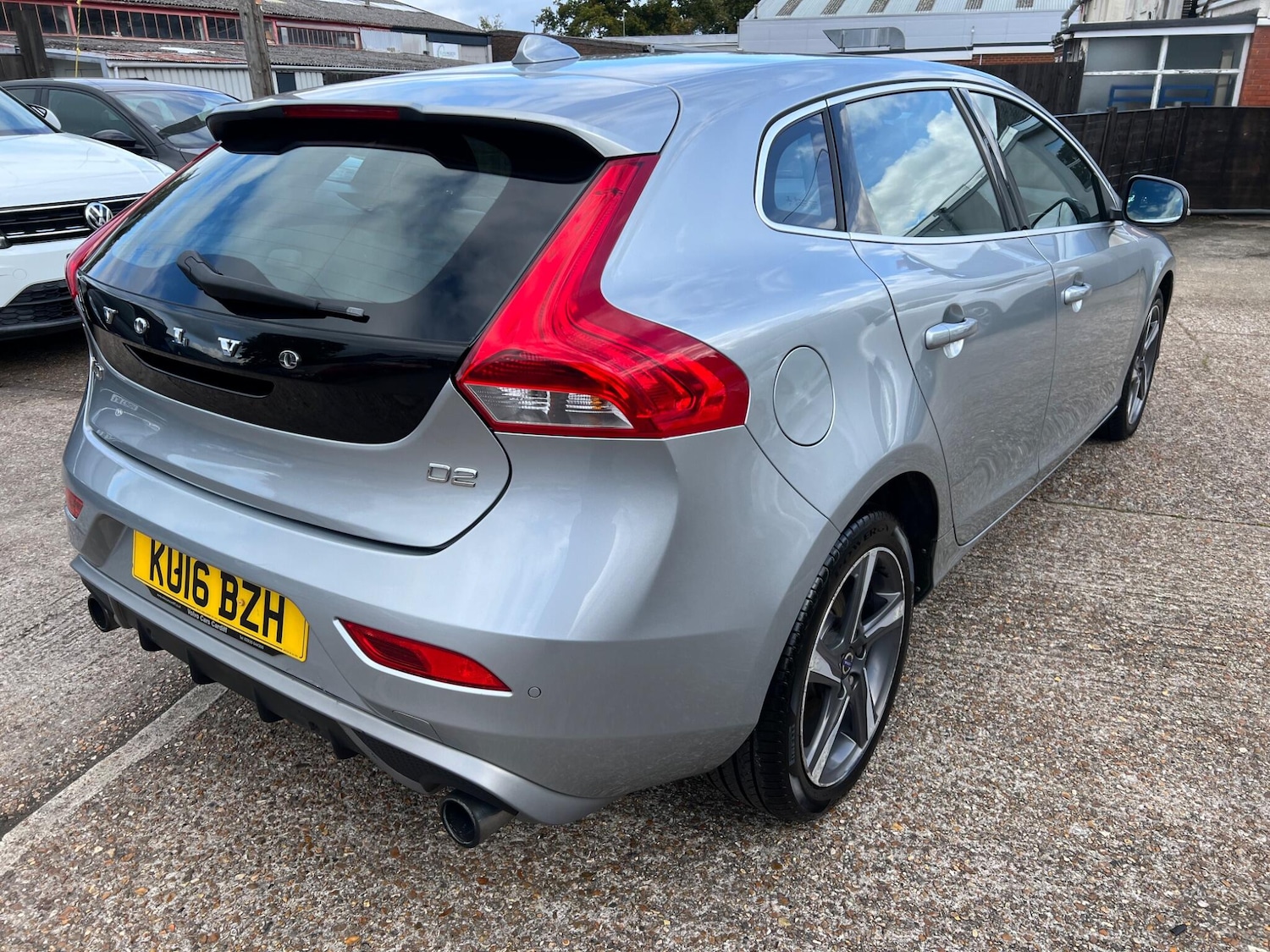 Used Volvo V40 2016 for sale - 76360074: Photo 7