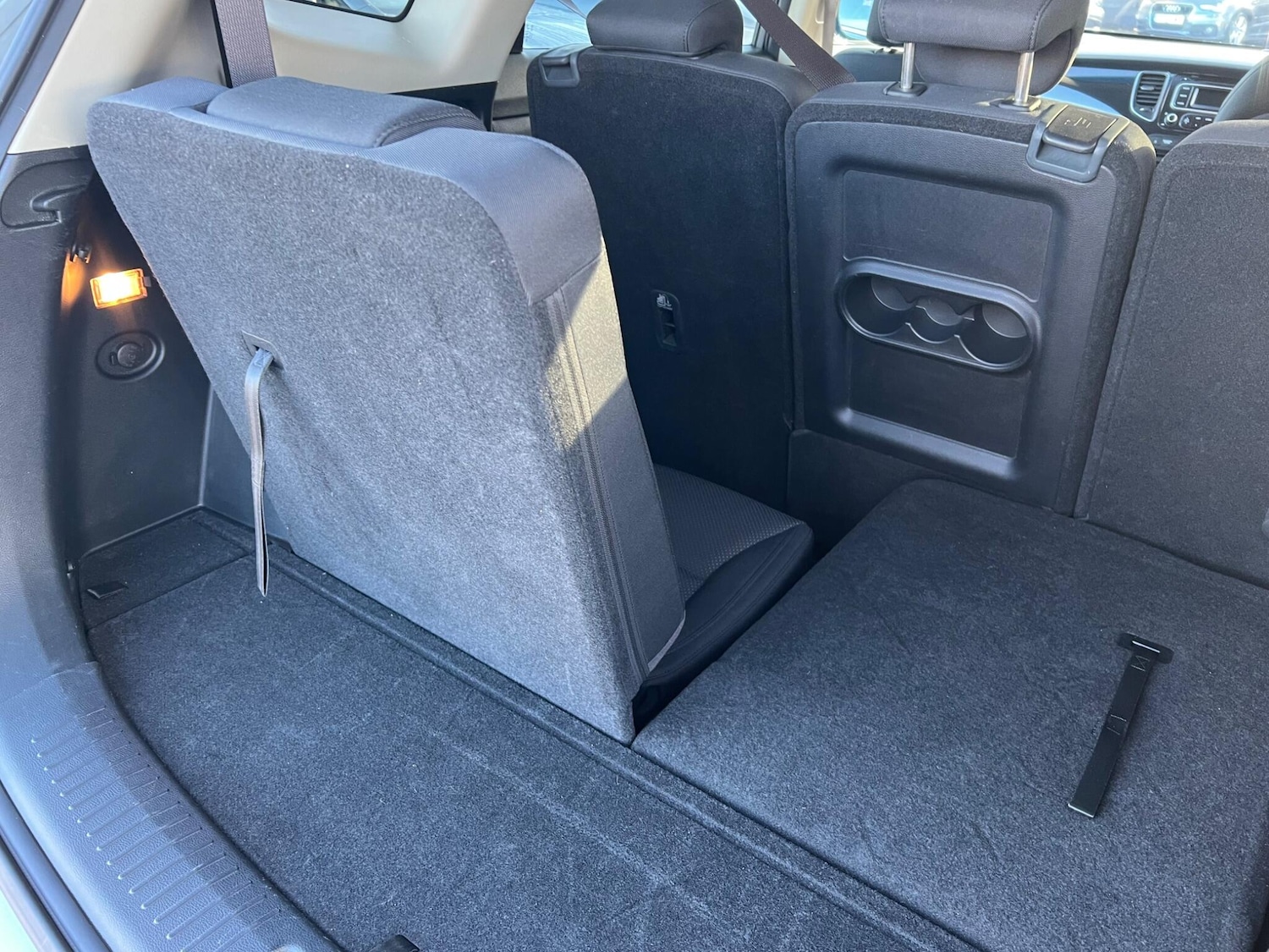 Used Kia Carens 2015 for sale - 76898465: Photo 14