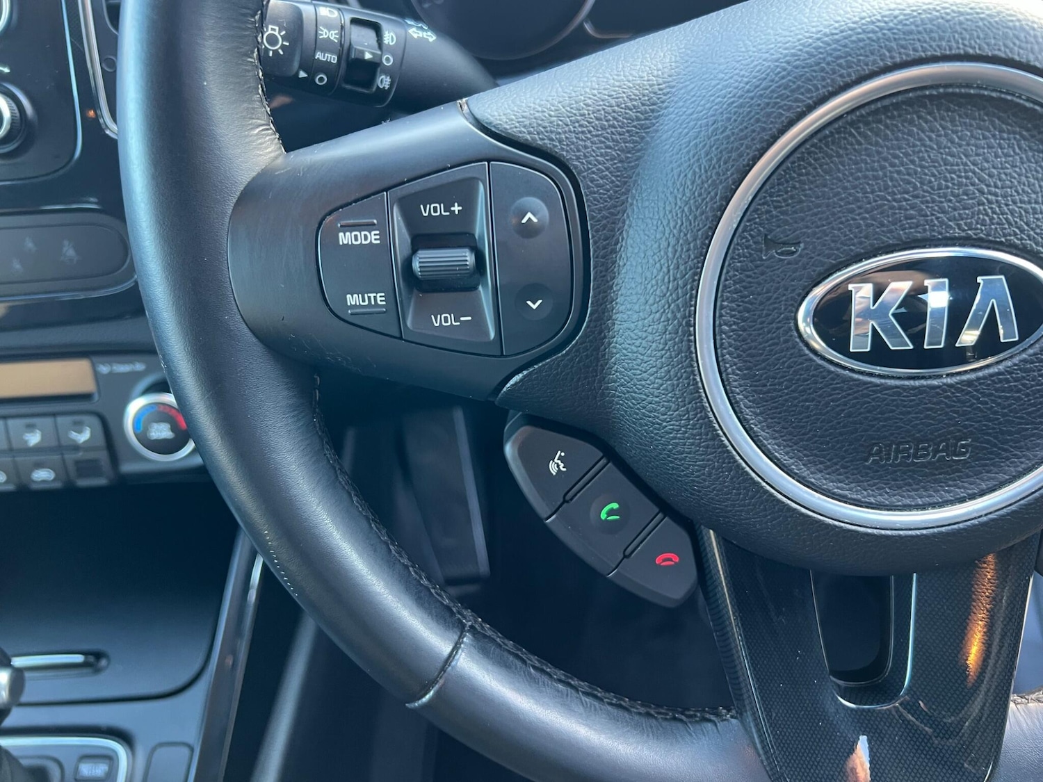 Used Kia Carens 2015 for sale - 76898465: Photo 17