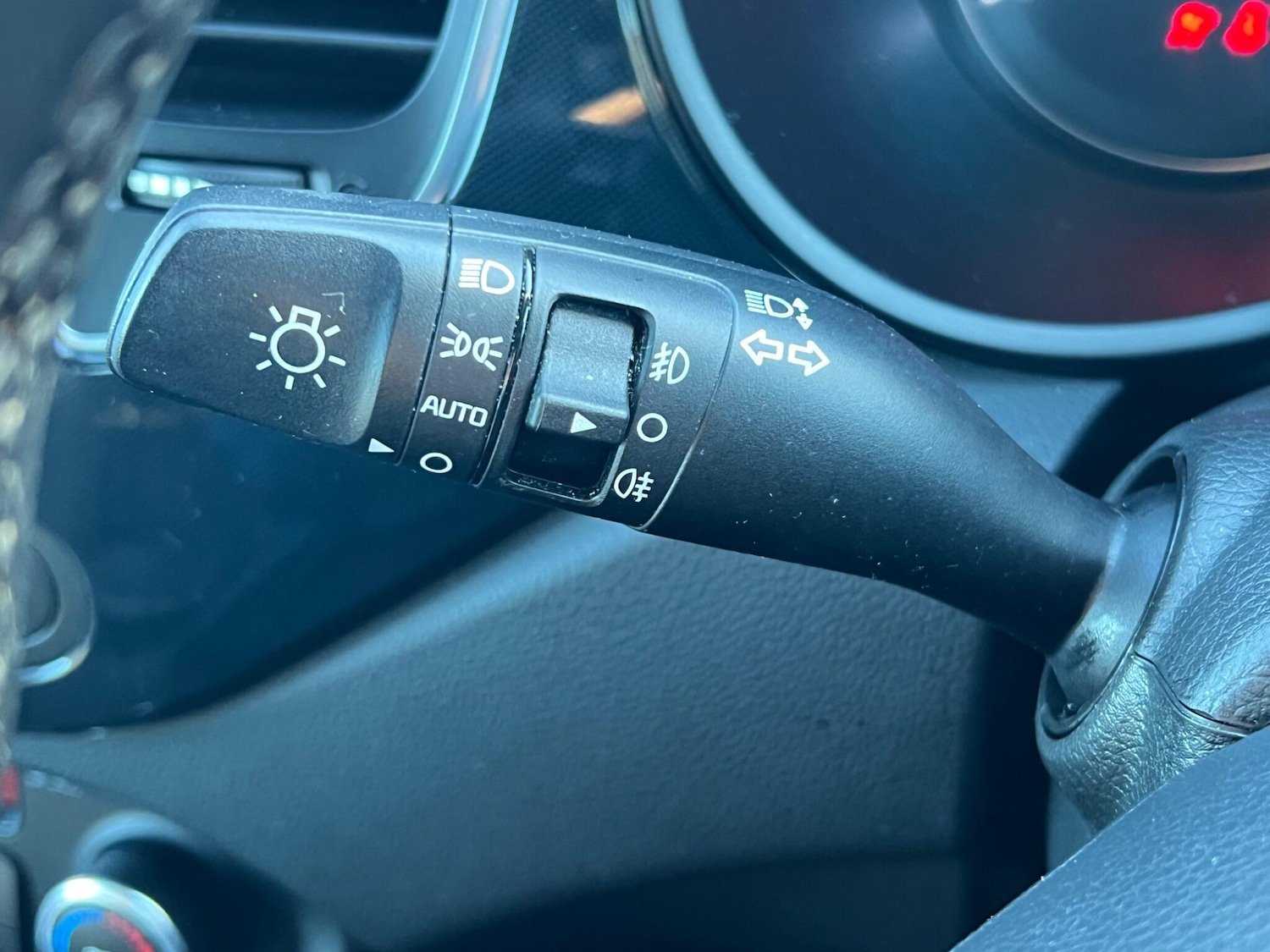 Used Kia Carens 2015 for sale - 76898465: Photo 19