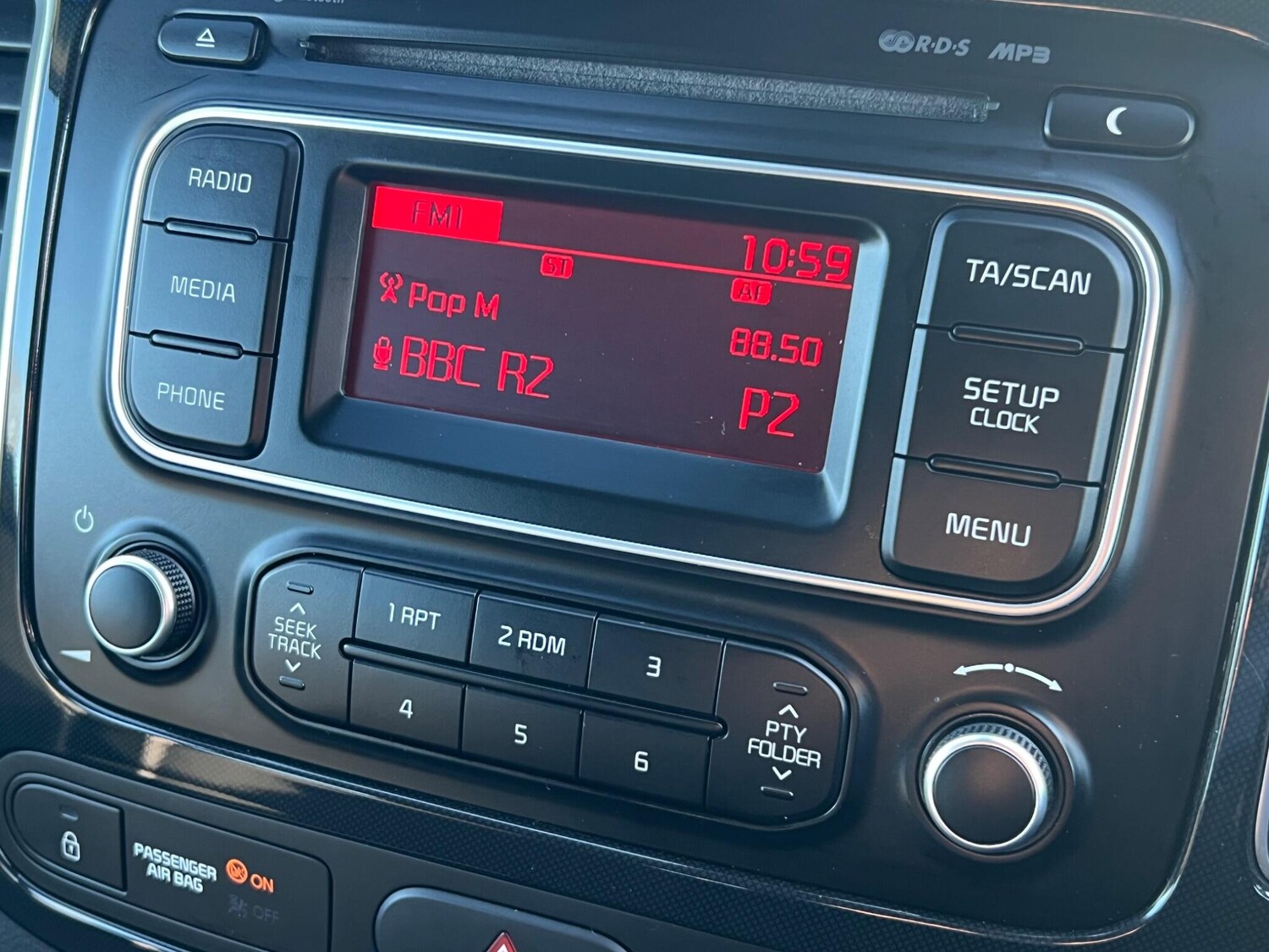 Used Kia Carens 2015 for sale - 76898465: Photo 22