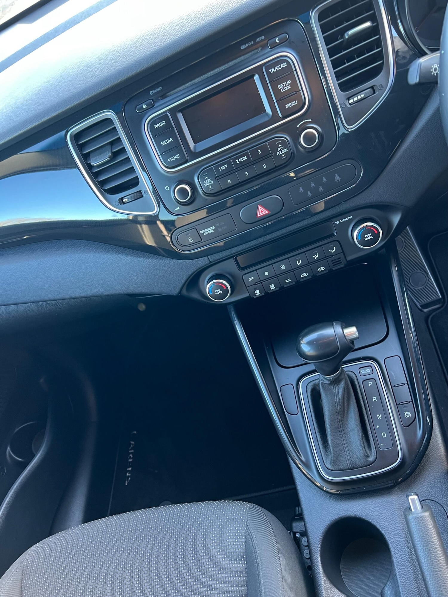 Used Kia Carens 2015 for sale - 76898465: Photo 24