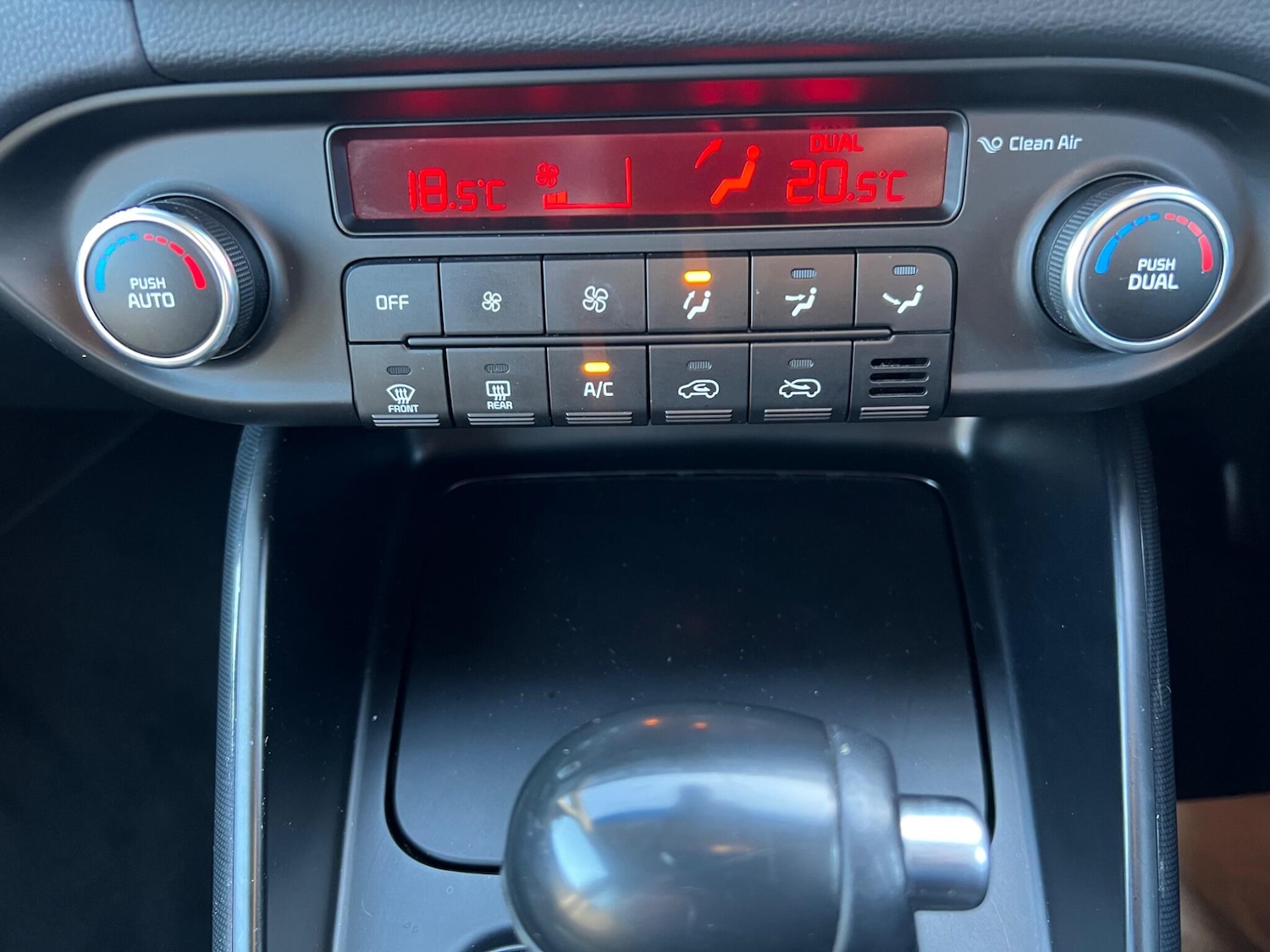 Used Kia Carens 2015 for sale - 76898465: Photo 26