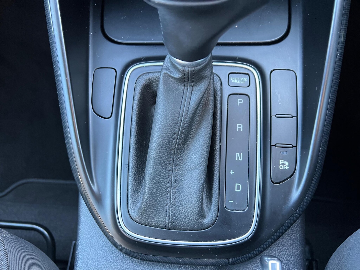 Used Kia Carens 2015 for sale - 76898465: Photo 27