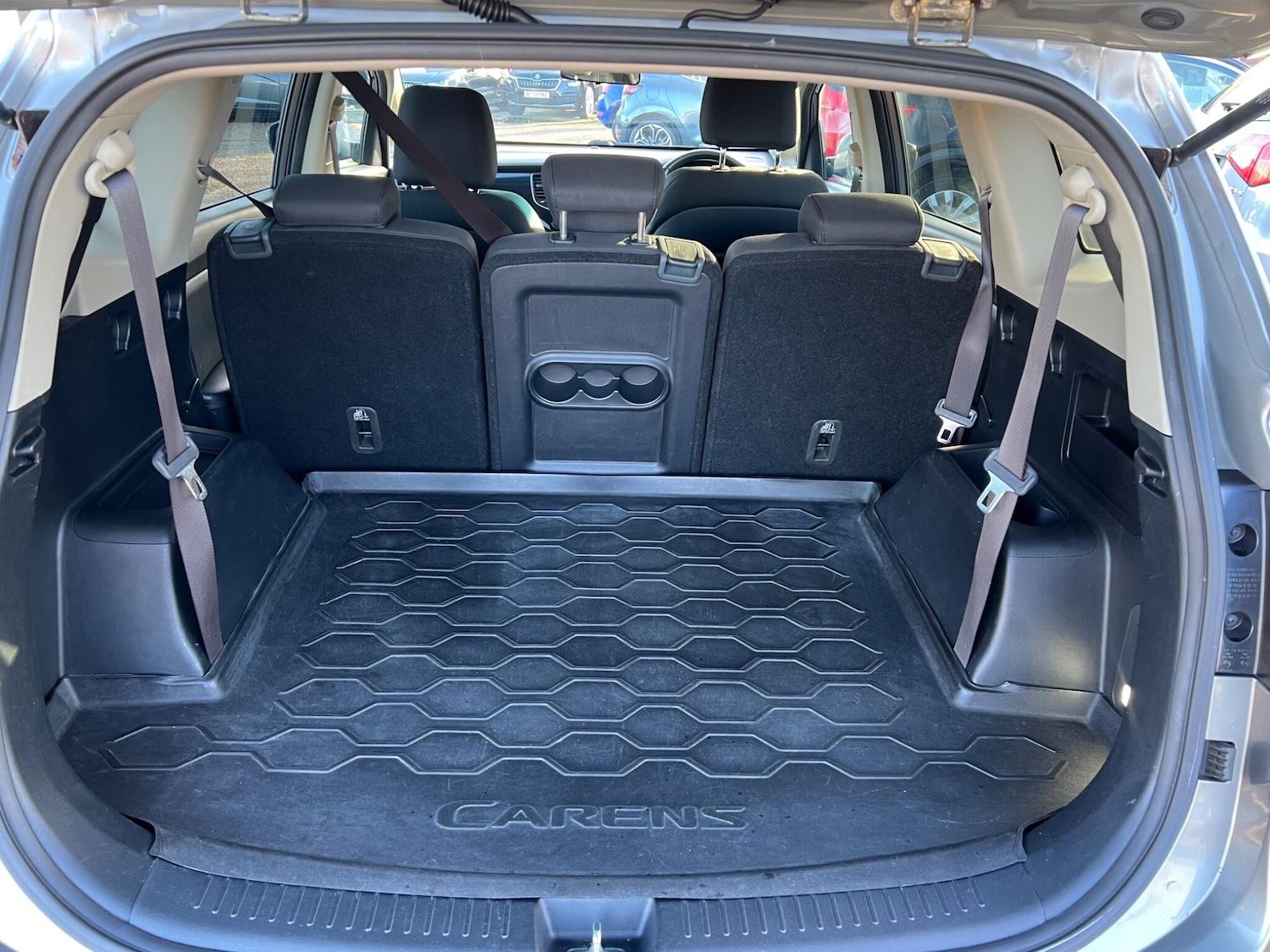 Used Kia Carens 2015 for sale - 76898465: Photo 9