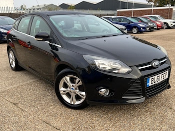 2012 (61) - 1.6 Zetec Euro 5 5dr