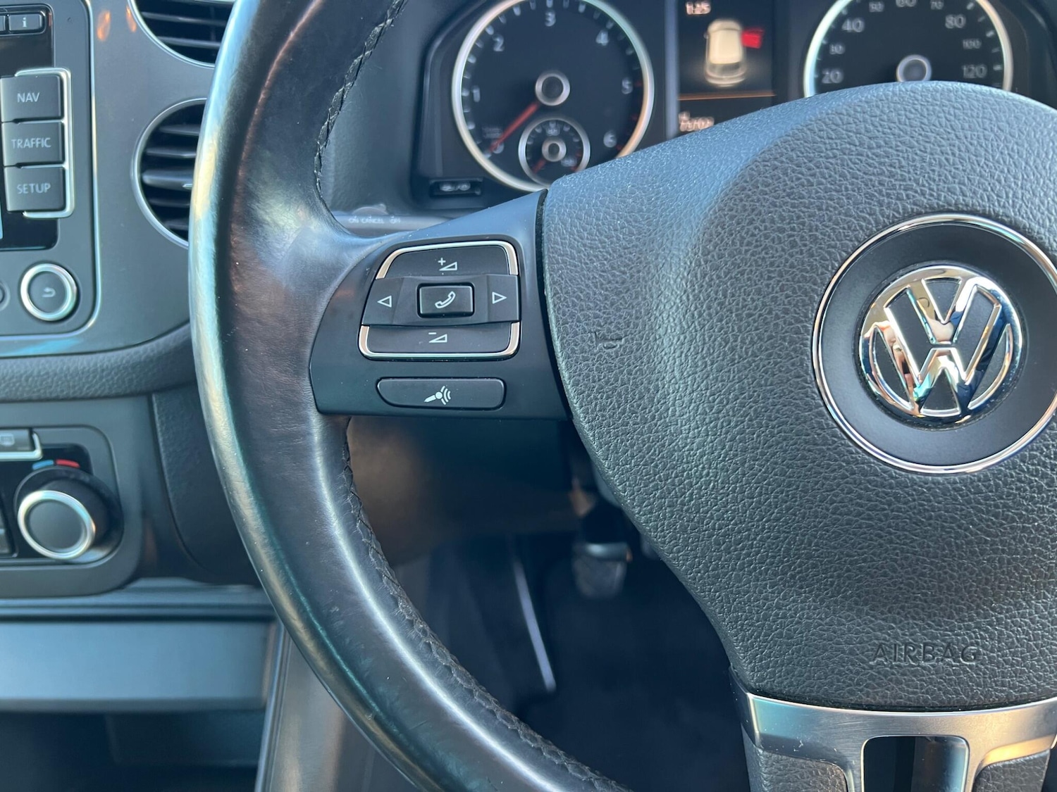 Used Volkswagen Tiguan 2015 for sale - 76991999: Photo 16