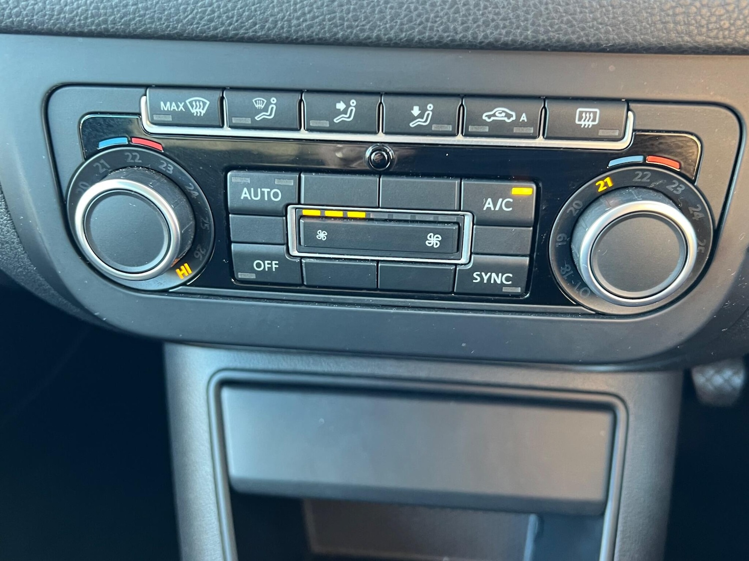 Used Volkswagen Tiguan 2015 for sale - 76991999: Photo 26