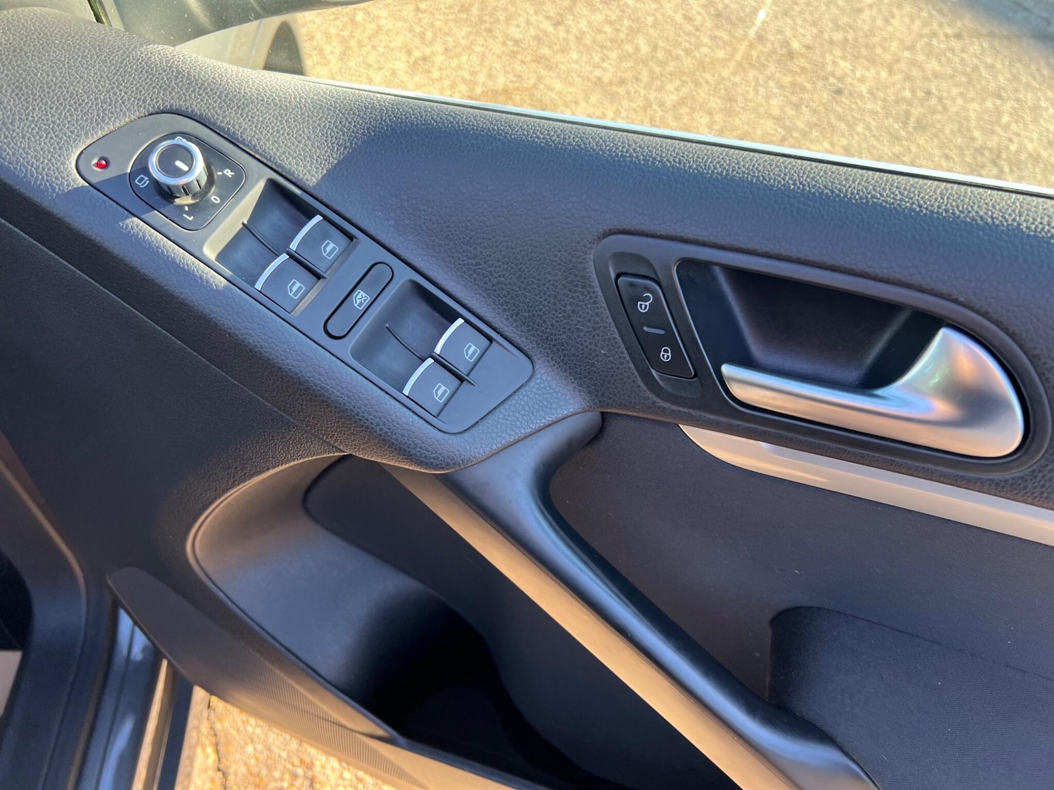 Used Volkswagen Tiguan 2015 for sale - 76991999: Photo 28