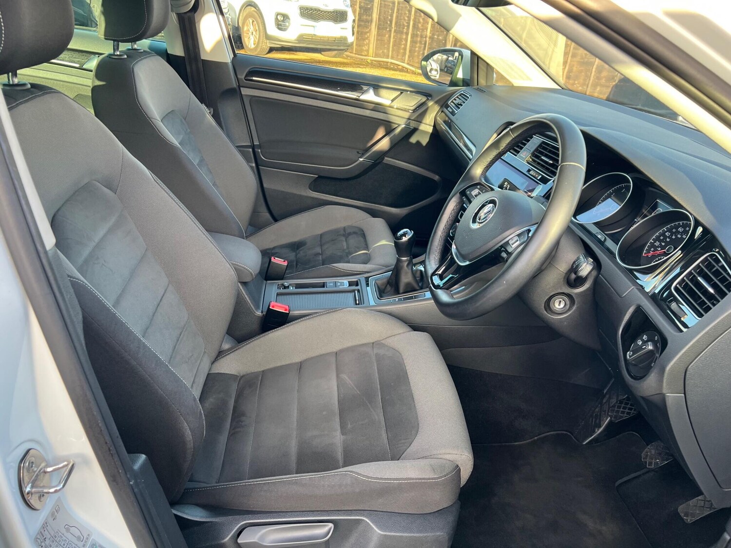 Used Volkswagen Golf 2017 for sale - 77575128: Photo 13