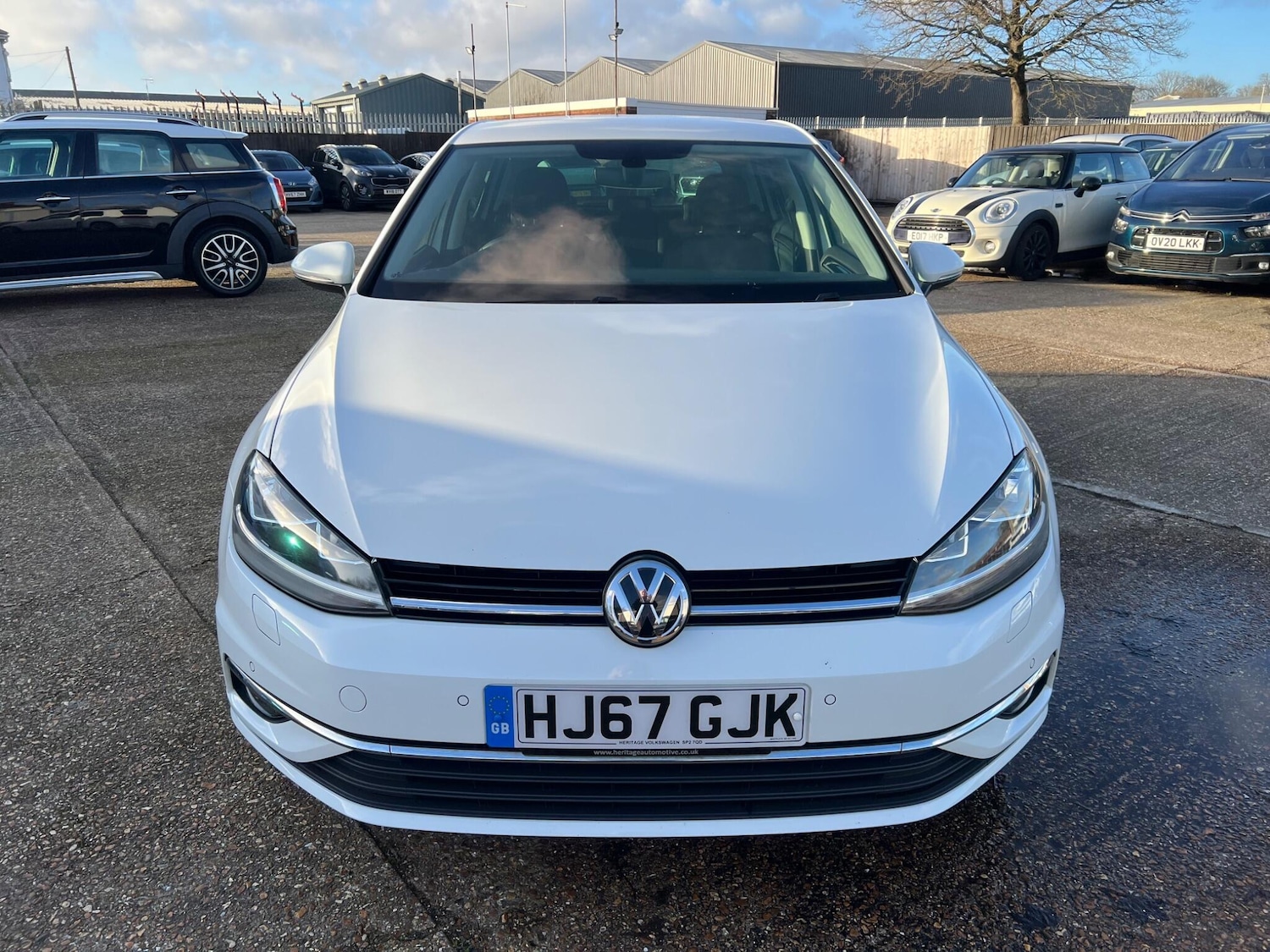 Used Volkswagen Golf 2017 for sale - 77575128: Photo 2