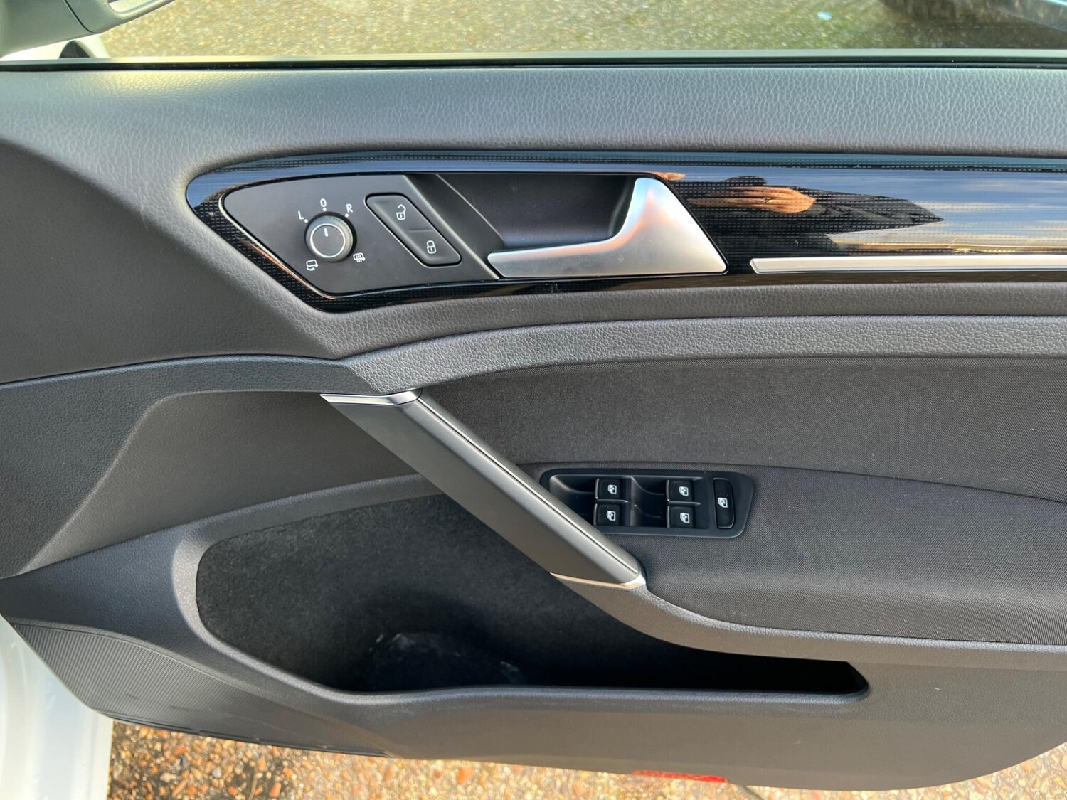 Used Volkswagen Golf 2017 for sale - 77575128: Photo 30