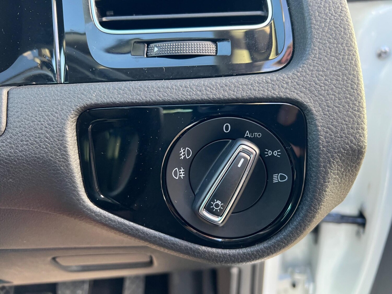 Used Volkswagen Golf 2017 for sale - 77575128: Photo 31