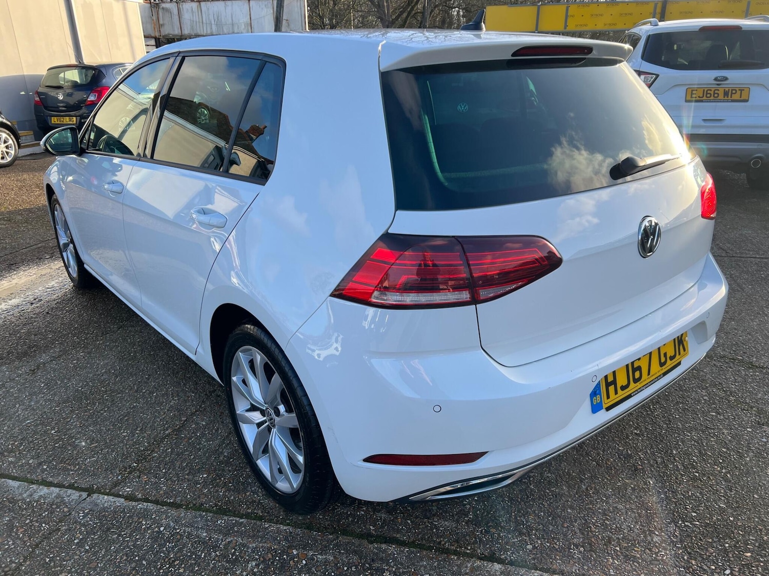 Used Volkswagen Golf 2017 for sale - 77575128: Photo 5