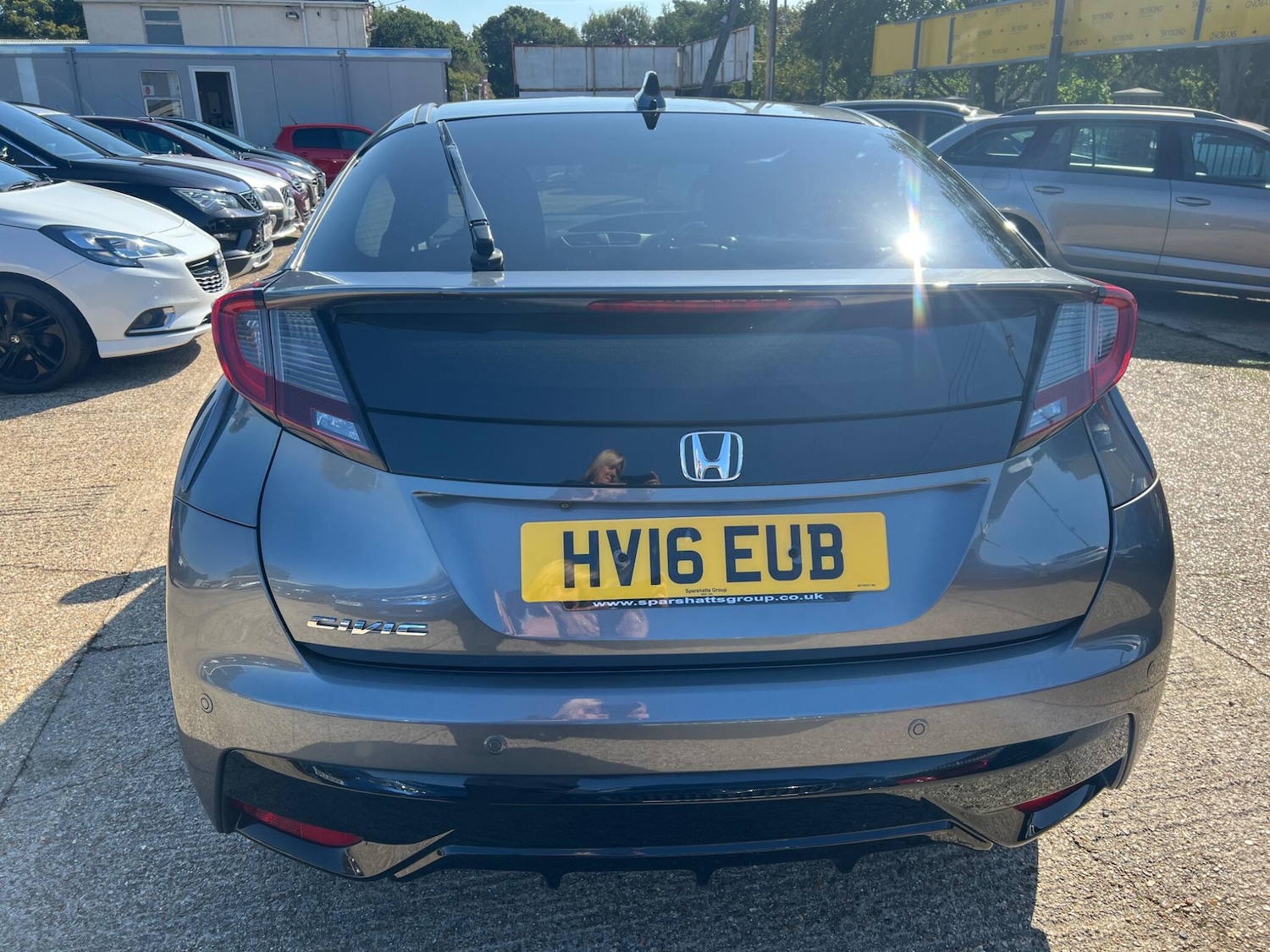 Used Honda Civic 2016 for sale - 76152149: Photo 6