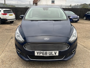 Used Ford S-Max 2018 for sale - 76283347: Photo 2