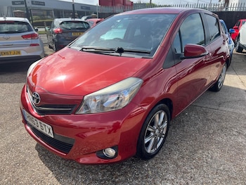 Used Toyota Yaris 2013 for sale - 76042092: Photo