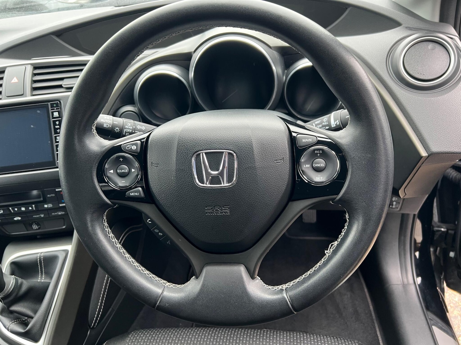 Used Honda Civic 2015 for sale - 76926132: Photo 14