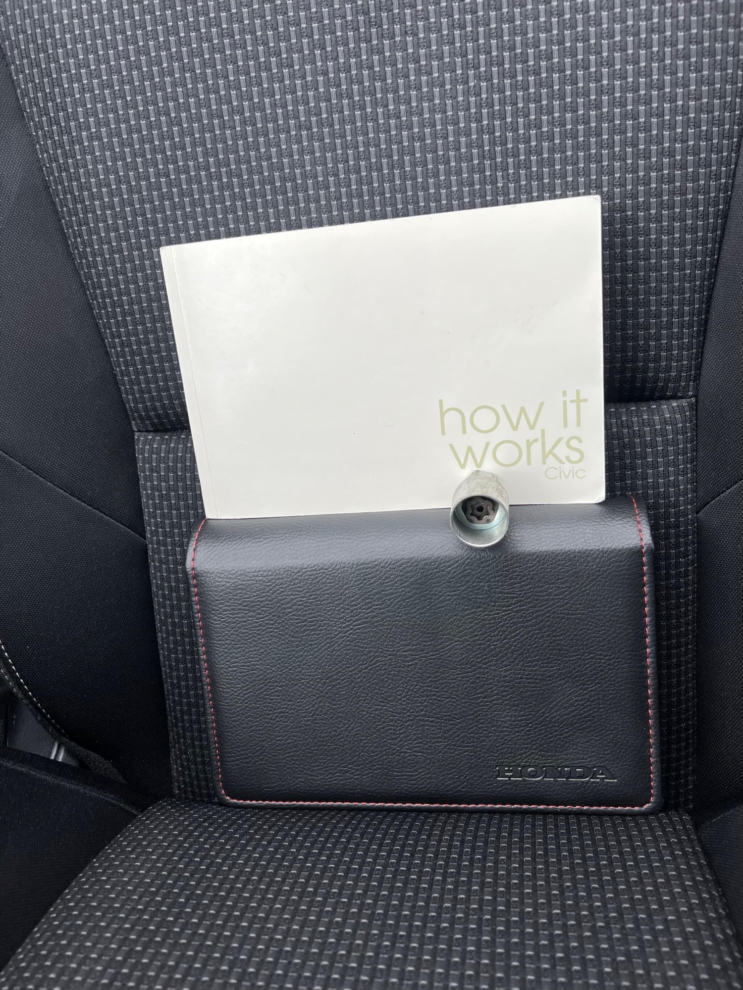 Used Honda Civic 2015 for sale - 76926132: Photo 32