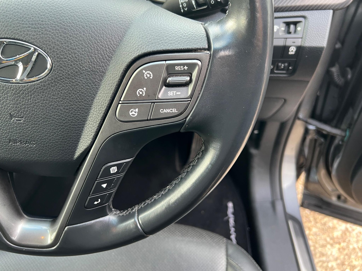 Used Hyundai Santa Fe 2017 for sale - 76561690: Photo 18