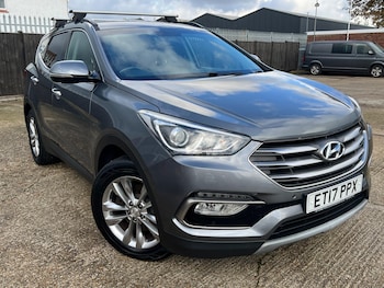 Used Hyundai Santa Fe 2017 for sale - 76561690: Photo