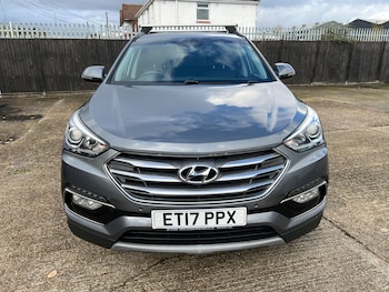 Used Hyundai Santa Fe 2017 for sale - 76561690: Photo