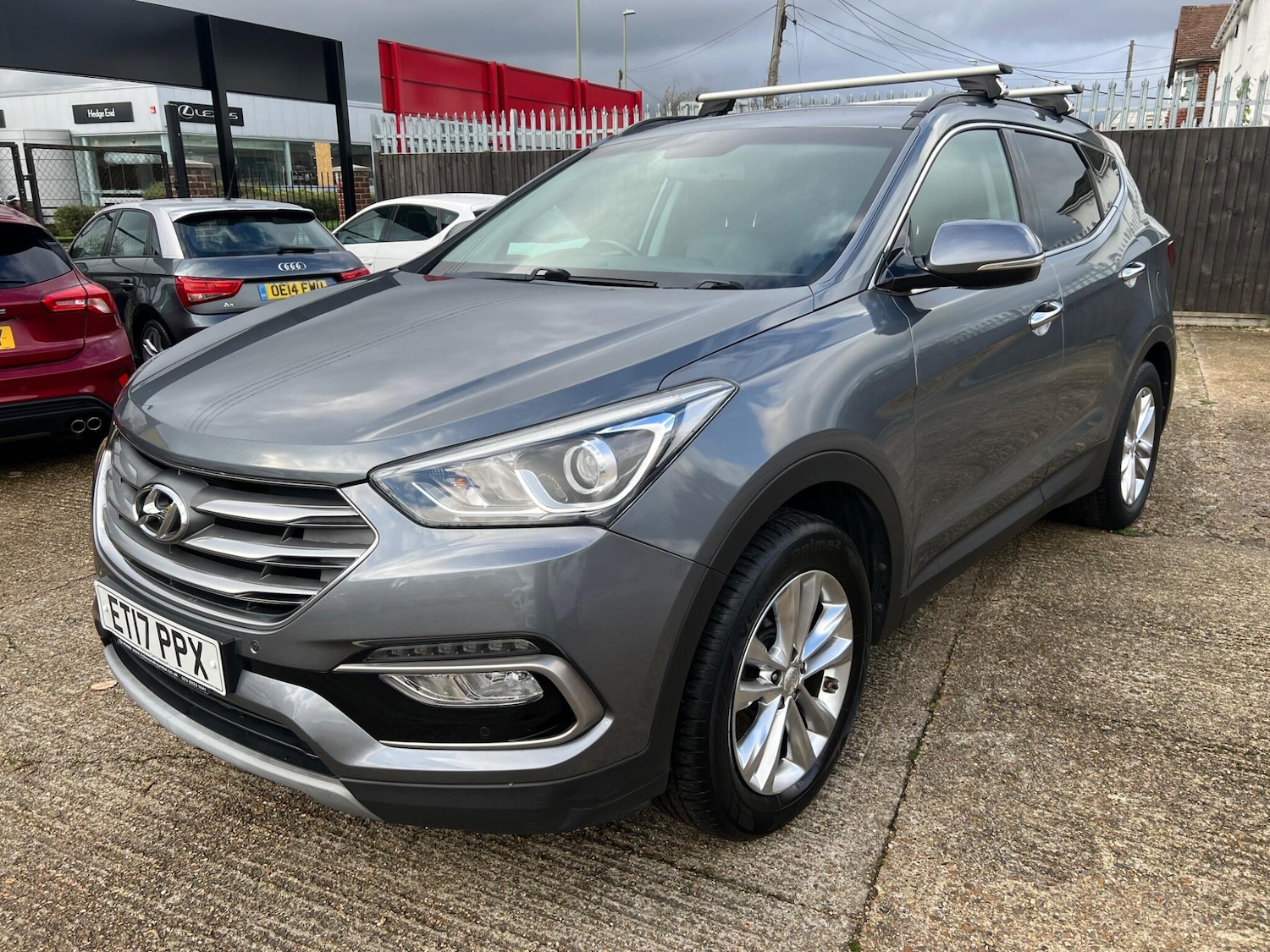 Used Hyundai Santa Fe 2017 for sale - 76561690: Photo 3